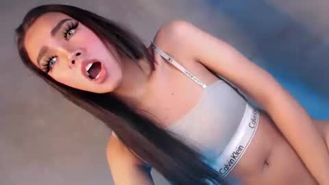 Isla Fox online show from 09/27/25, 09:53