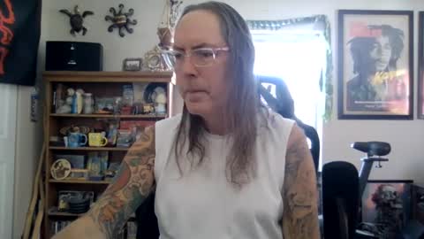 Snapshot of waterfire420 chatting on 02/16/25, 08:22 waterfire420 online show from 02/16/25, 08:22