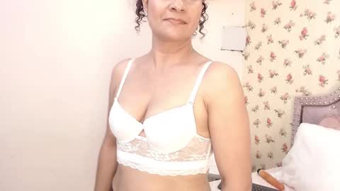 Snapshot of watson_crystal00 chatting on 03/10/26, 02:33 Milf Latina online show from 03/10/26, 02:33