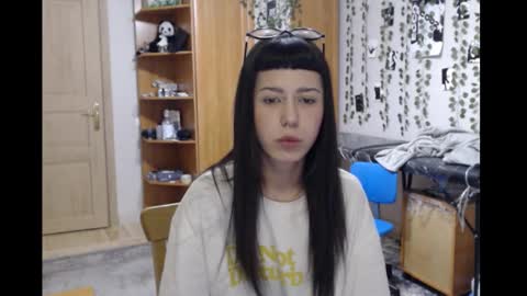 Mina online show from 02/06/26, 01:21