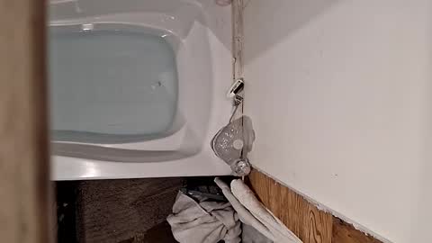 wcnmail24 online show from 10/05/25, 08:23