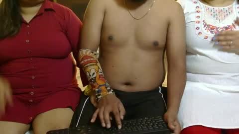 Snapshot of we_are_indian chatting on 06/06/26, 03:44 khushiwife kabirhubby kavyasexy gf online show from 06/06/26, 03:44
