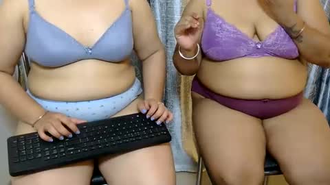 Snapshot of we_are_indian chatting on 06/08/26, 12:27 khushiwife kabirhubby kavyasexy gf online show from 06/08/26, 12:27