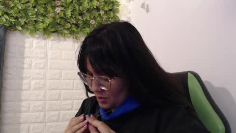 Snapshot of we_n_you chatting on 03/06/25, 05:00 Trixie 3 online show from 03/06/25, 05:00