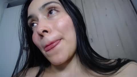 Snapshot of we_we77 chatting on 10/16/25, 10:00 we_we77 online show from 10/16/25, 10:00