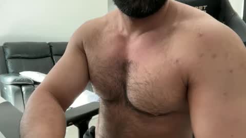 Snapshot of weaponx1 chatting on 10/19/25, 10:32 Weapon X online show from 10/19/25, 10:32