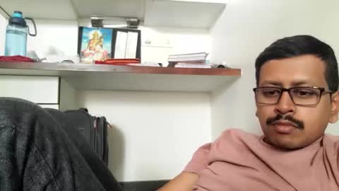 Snapshot of wearcondom chatting on 12/20/25, 08:21 sexyguy online show from 12/20/25, 08:21