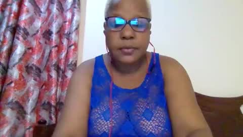 weaverbird25 online show from 03/28/26, 08:41