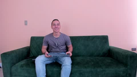 Jhonny Dick  his neighbors. online show from 12/11/24, 07:46