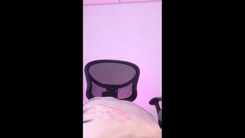 Snapshot of webcamjl chatting on 12/11/24, 08:39 Balruk online show from 12/11/24, 08:39