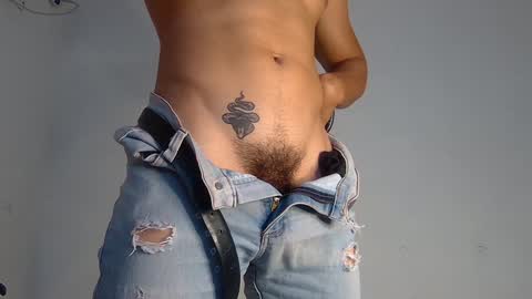 Snapshot of webcamjl chatting on 01/07/25, 12:13 Balruk online show from 01/07/25, 12:13