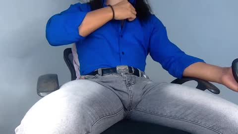 Snapshot of webcamjl chatting on 01/28/25, 10:34 Balruk online show from 01/28/25, 10:34