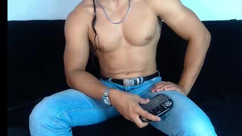 Snapshot of webcamjl chatting on 11/28/25, 02:25 Balruk online show from 11/28/25, 02:25