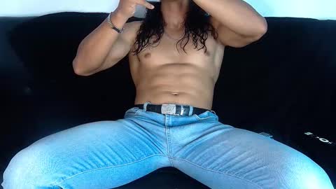 Snapshot of webcamjl chatting on 02/22/26, 10:19 Balruk online show from 02/22/26, 10:19