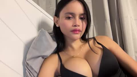 Snapshot of webcammaggie chatting on 05/02/26, 03:17 Maggie online show from 05/02/26, 03:17