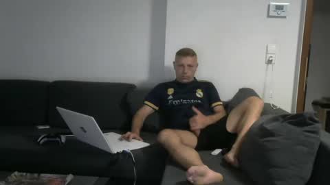 Snapshot of weberbenny chatting on 06/02/26, 04:03 weberbenny online show from 06/02/26, 04:03