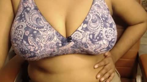 mina online show from 04/12/26, 04:01