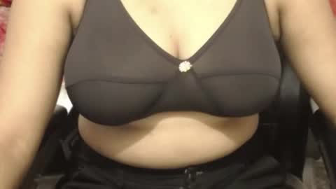 mina online show from 08/02/26, 02:59