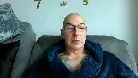 wechatistrokeurub online show from 10/15/25, 08:14