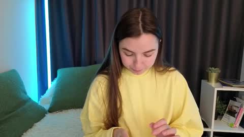 Snapshot of weird_bird chatting on 03/12/26, 03:23 Weird Bird online show from 03/12/26, 03:23