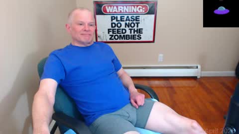 Snapshot of weird_chris chatting on 04/27/26, 12:52 Chris online show from 04/27/26, 12:52