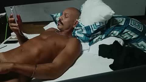 Snapshot of wellcrz chatting on 11/30/25, 01:09 wellcrz online show from 11/30/25, 01:09