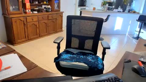 Snapshot of wellhelloo chatting on 05/21/26, 05:47 Wellhelloo online show from 05/21/26, 05:47