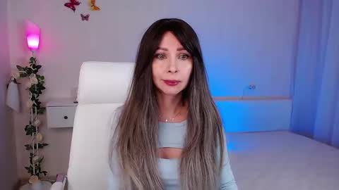 Snapshot of wendifoster chatting on 02/17/25, 05:32 Wendi Foster online show from 02/17/25, 05:32