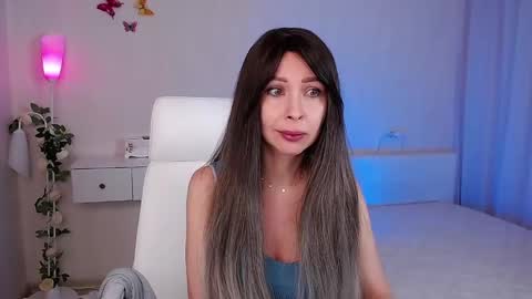 Snapshot of wendifoster chatting on 02/19/25, 06:10 Wendi Foster online show from 02/19/25, 06:10