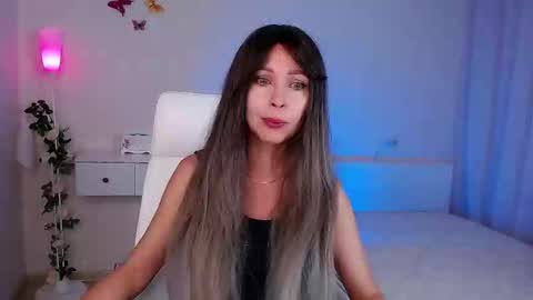 Snapshot of wendifoster chatting on 09/23/25, 06:33 Wendi Foster online show from 09/23/25, 06:33