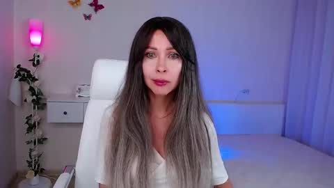 Snapshot of wendifoster chatting on 09/30/25, 06:35 Wendi Foster online show from 09/30/25, 06:35