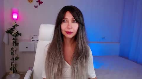 Snapshot of wendifoster chatting on 10/10/25, 06:51 Wendi Foster online show from 10/10/25, 06:51