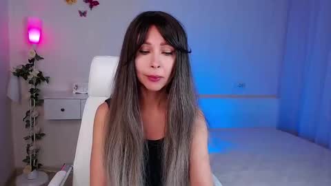 Snapshot of wendifoster chatting on 10/13/25, 01:00 Wendi Foster online show from 10/13/25, 01:00