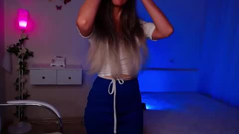 Snapshot of wendifoster chatting on 10/14/25, 06:09 Wendi Foster online show from 10/14/25, 06:09