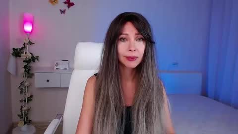 Snapshot of wendifoster chatting on 10/23/25, 05:01 Wendi Foster online show from 10/23/25, 05:01