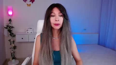 Wendi Foster online show from 11/11/25, 06:41