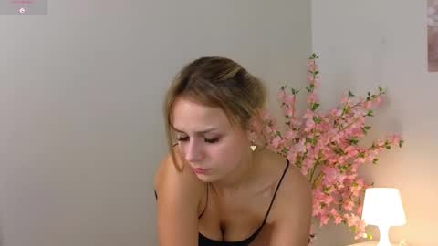 Snapshot of wendy__doll chatting on 03/01/25, 03:32 Im Wendy online show from 03/01/25, 03:32