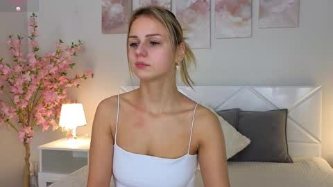 Snapshot of wendy__doll chatting on 03/06/25, 09:20 Im Wendy online show from 03/06/25, 09:20