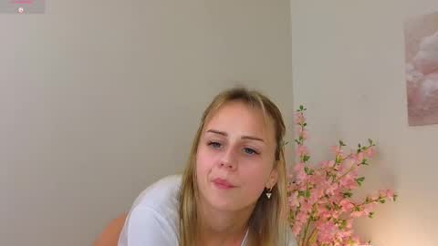 Snapshot of wendy__doll chatting on 03/08/25, 03:39 Im Wendy online show from 03/08/25, 03:39