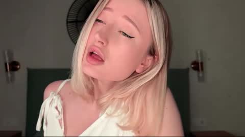 Daisy    online show from 02/21/26, 05:03