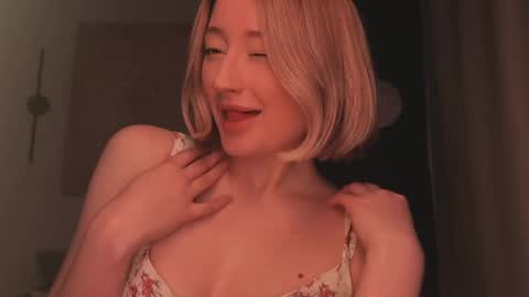 Daisy    online show from 05/07/26, 04:45