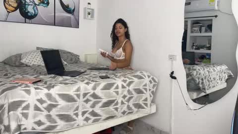 Wendy Alex online show from 10/17/25, 12:25