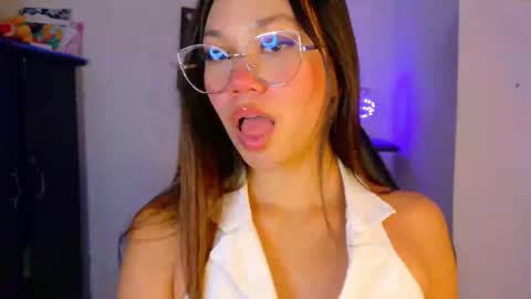 Snapshot of wendy_mills_ chatting on 03/12/26, 11:00 Wendy online show from 03/12/26, 11:00