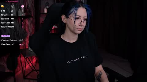 little girl who is always rightLisa online show from 12/04/25, 01:15