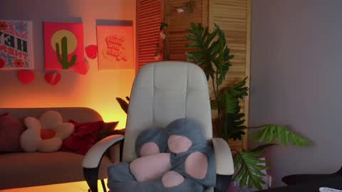 Snapshot of wesleegray chatting on 05/04/26, 01:12 little girl who is always rightLisa online show from 05/04/26, 01:12