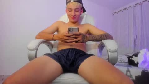 Snapshot of wesley_boy chatting on 09/09/25, 11:37 Wesley Boy online show from 09/09/25, 11:37