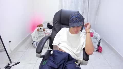 Snapshot of wesley_boy chatting on 09/27/25, 03:44 Wesley Boy online show from 09/27/25, 03:44