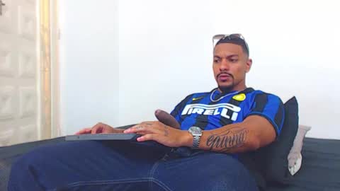 Wesley Rogger online show from 10/25/25, 09:31