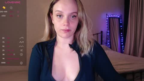 Snapshot of wet_lana chatting on 12/02/24, 06:43 Lana online show from 12/02/24, 06:43