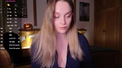 Snapshot of wet_lana chatting on 10/18/25, 07:36 Lana online show from 10/18/25, 07:36